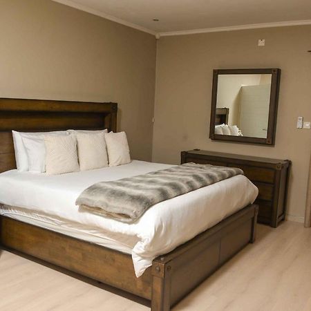 Immaculate Villa Gaborone Dış mekan fotoğraf
