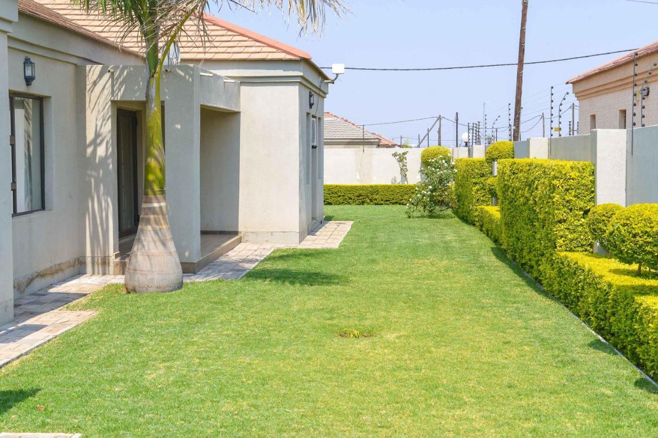 Immaculate Villa Gaborone Dış mekan fotoğraf